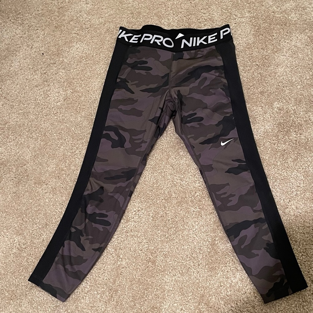 Nike Pro 7/8 leggings - large